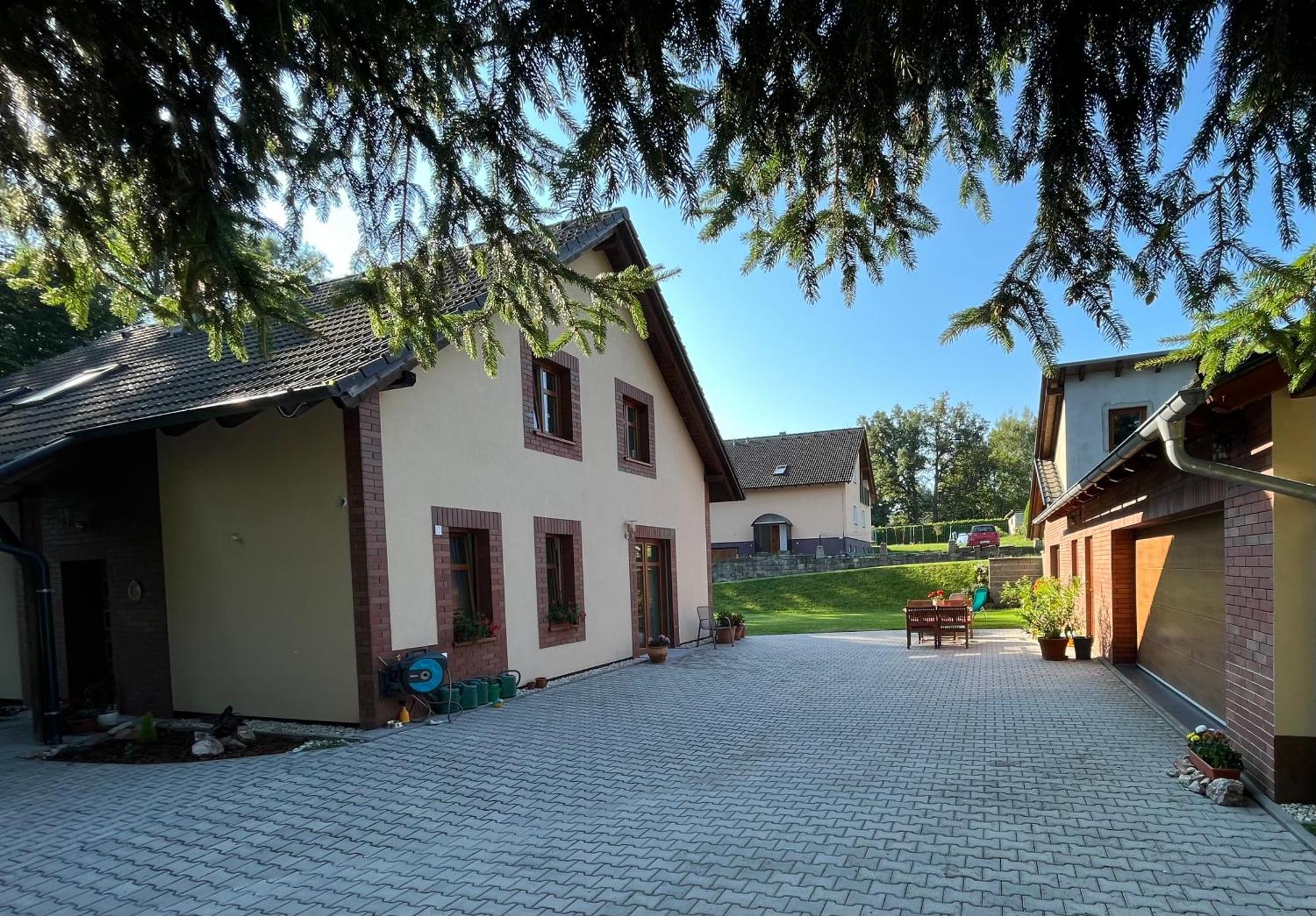 Lesna  Apartman Pisarovka מראה חיצוני תמונה